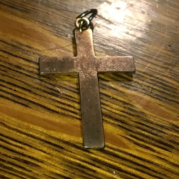 Beautiful vintage Cross Etched/Engraved Pendant 🌺 - Picture 9 of 13